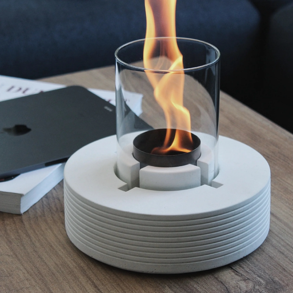 Camlı Beton Masa Şöminesi V.3