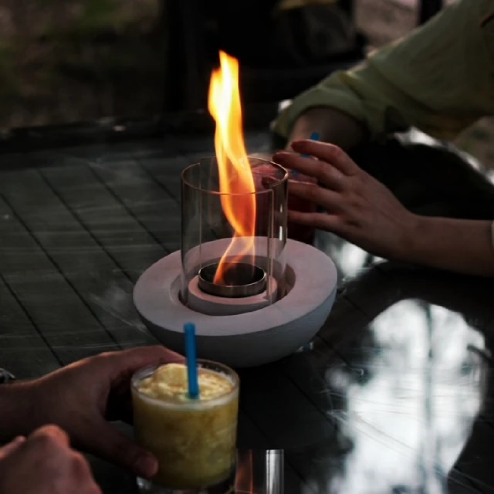 Camlı Beton Masa Şöminesi Twist Fire V.1 Mini