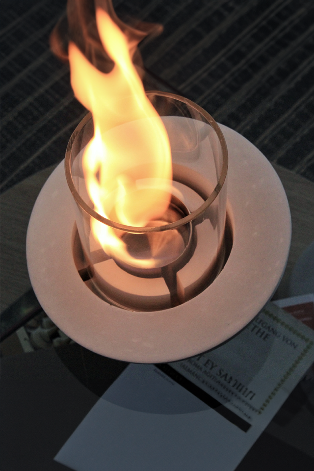 Camlı Beton Masa Şöminesi V.4