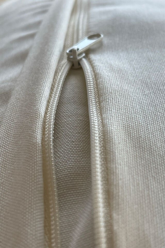 Püsküllü Geyik Desenli Jüt Kırlent 50x50 Siyah